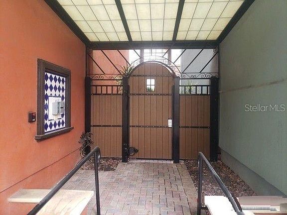 4th image of 2411 W Horatio St Unit 535