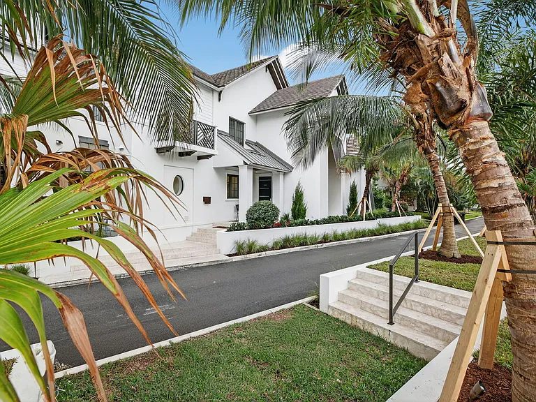 400 Mola Ave — Photo 89