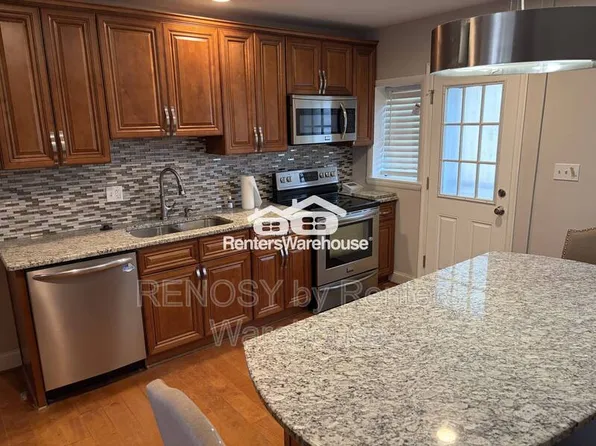 611 Cheraton Rd, Baltimore, MD 21225