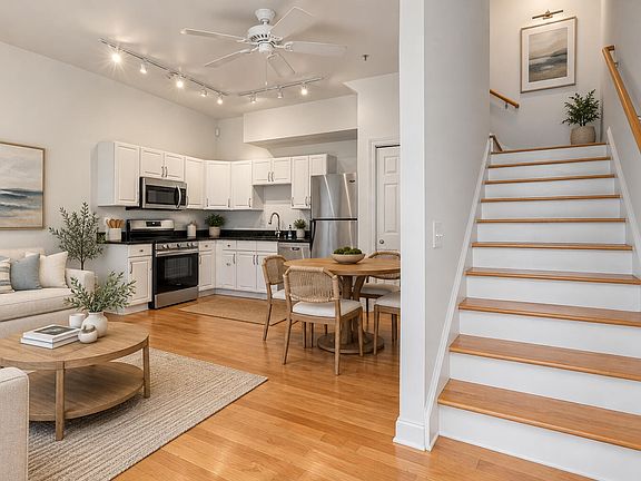 2nd image of 348 King St APT I