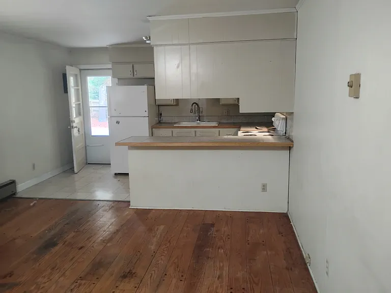 Garden Lake Dr — Photo 4