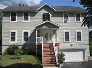 900 Avenue C, Matamoras, PA 18336