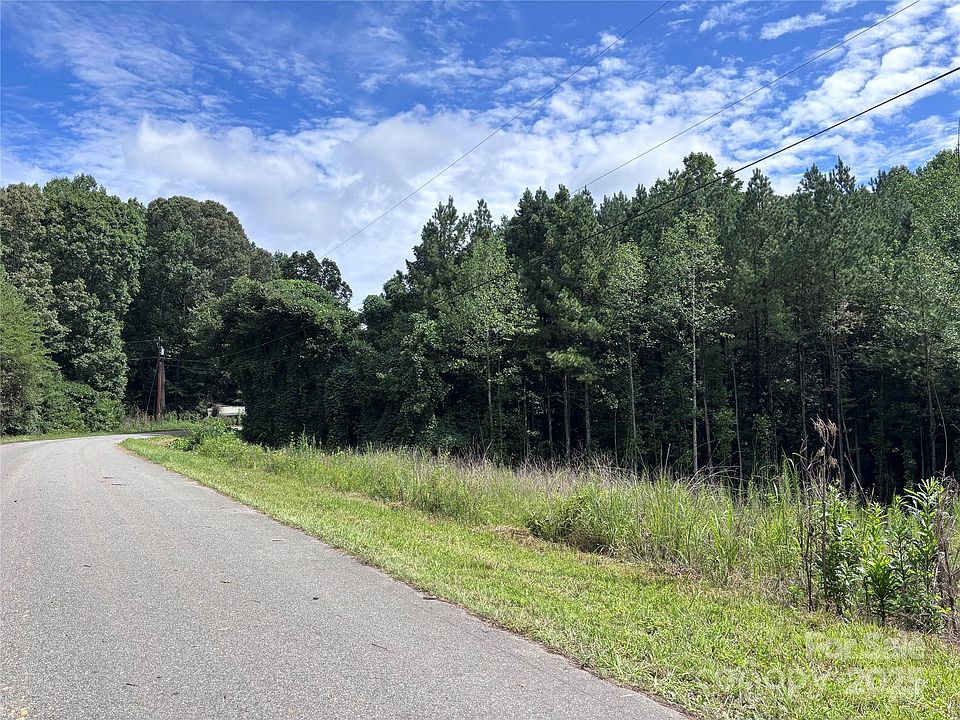 2nd image of 310 Ponderosa Rd