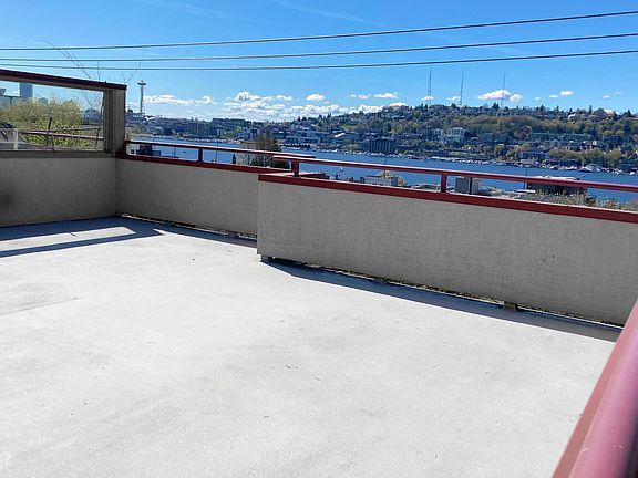 3rd image of 2234 Eastlake Ave E APT Penthouse