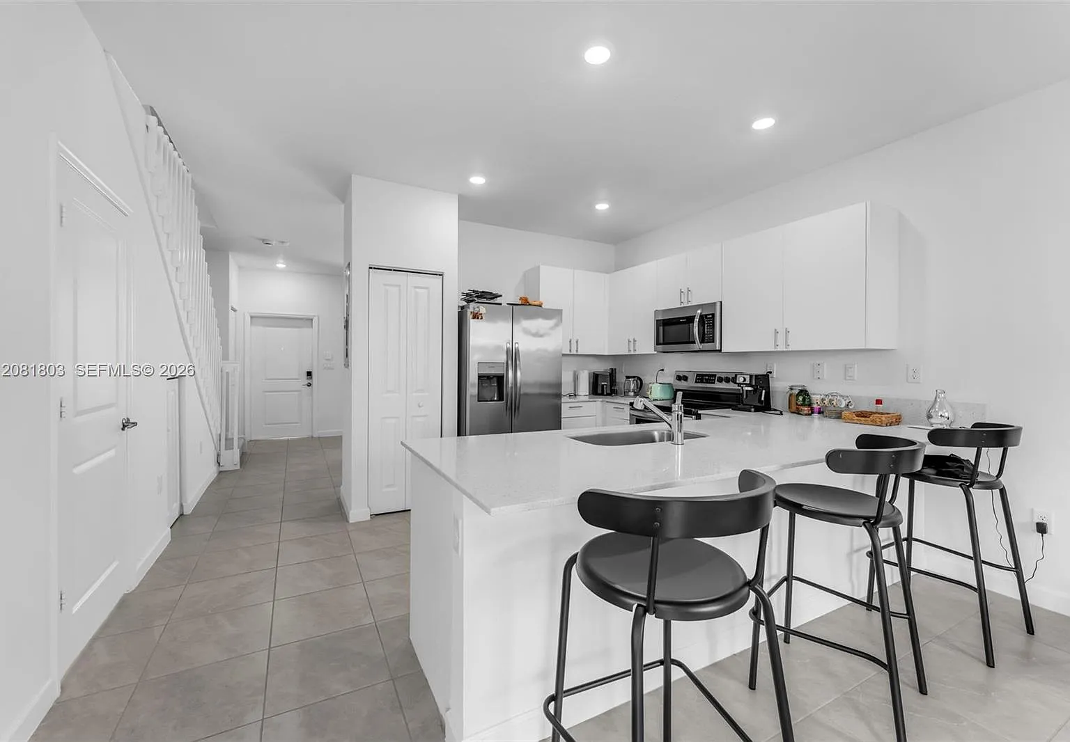 3 bed, 1500 sqft, $2,500 — Photo 3