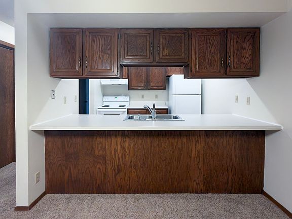 5th image of 3900-3951 Doral Dr #3917