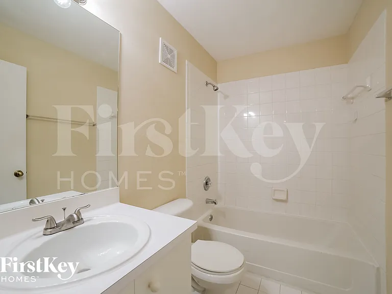 14048 SW 179th St — Photo 11