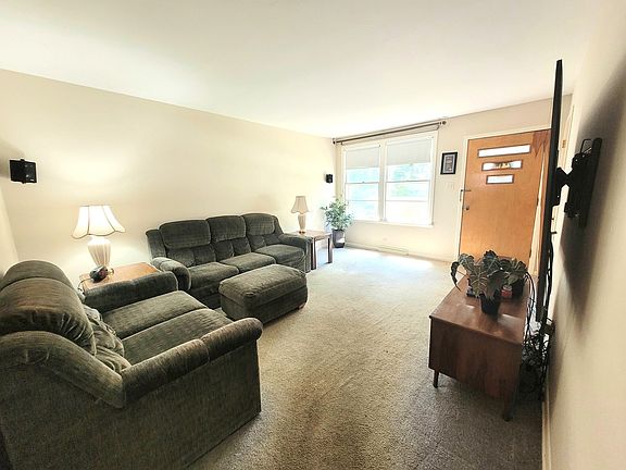 4th image of 14545 Avers Ave