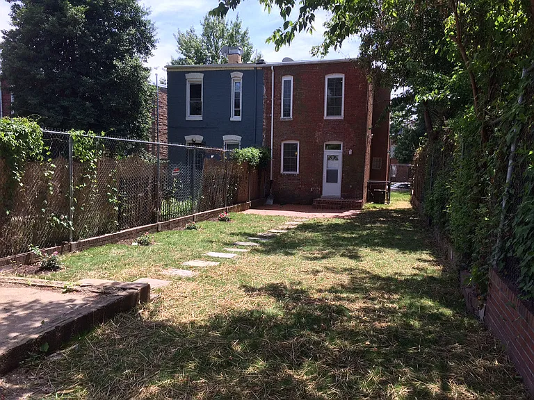 1256 Florida Ave NE — Photo 16