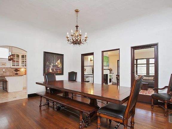 3rd image of 815 Alameda Blvd