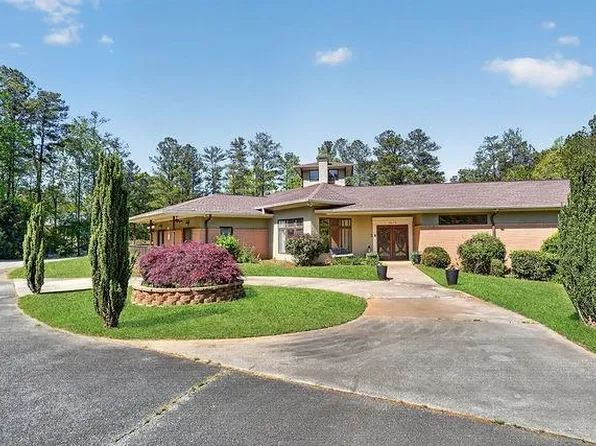3073 Demooney Rd S, Atlanta, GA 30349
