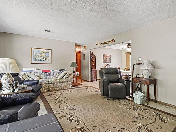 5th image of 3124 Knight Dr