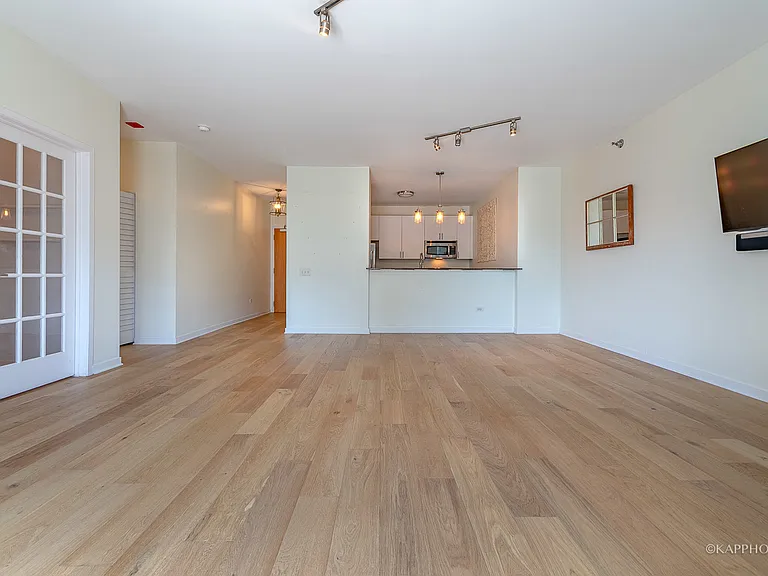 757 N Orleans St #804 — Photo 4
