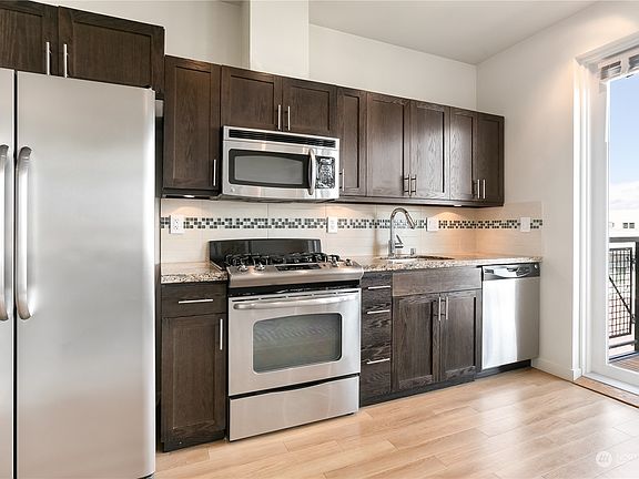 5th image of 15100 6th Avenue SW #733
