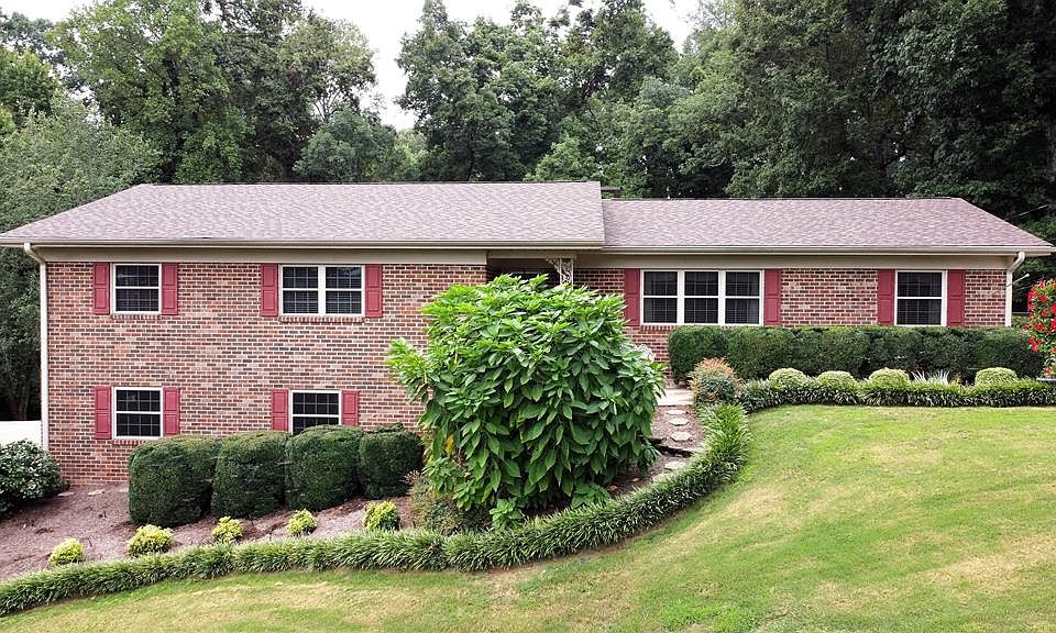 1st image of 3804 Crestwood Dr NW