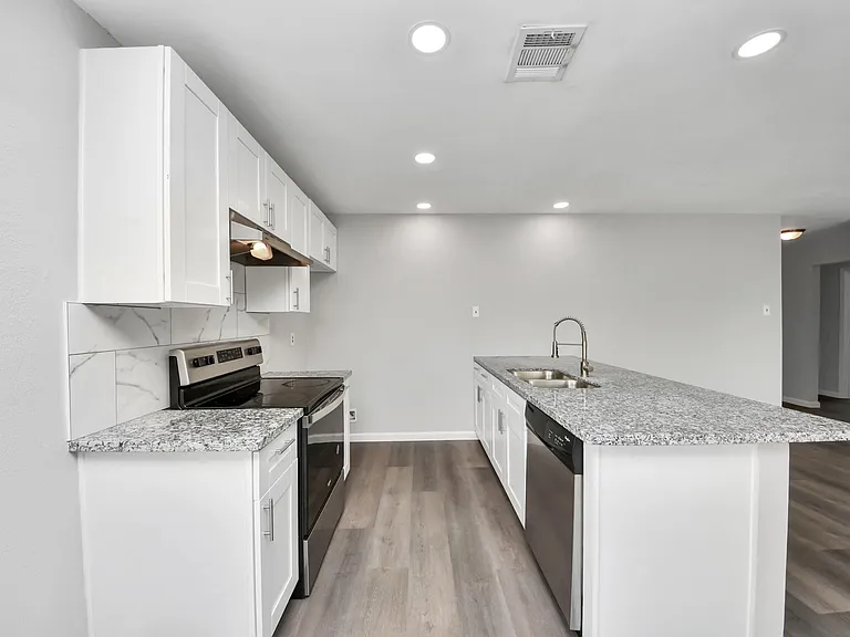 4114 Fairgreen Ln — Photo 18