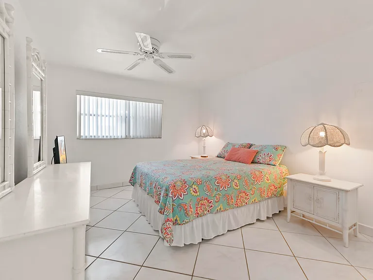 209 Waterford Cir #I — Photo 13
