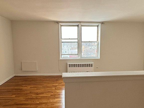 4th image of 1720 E 13th St APT 6D