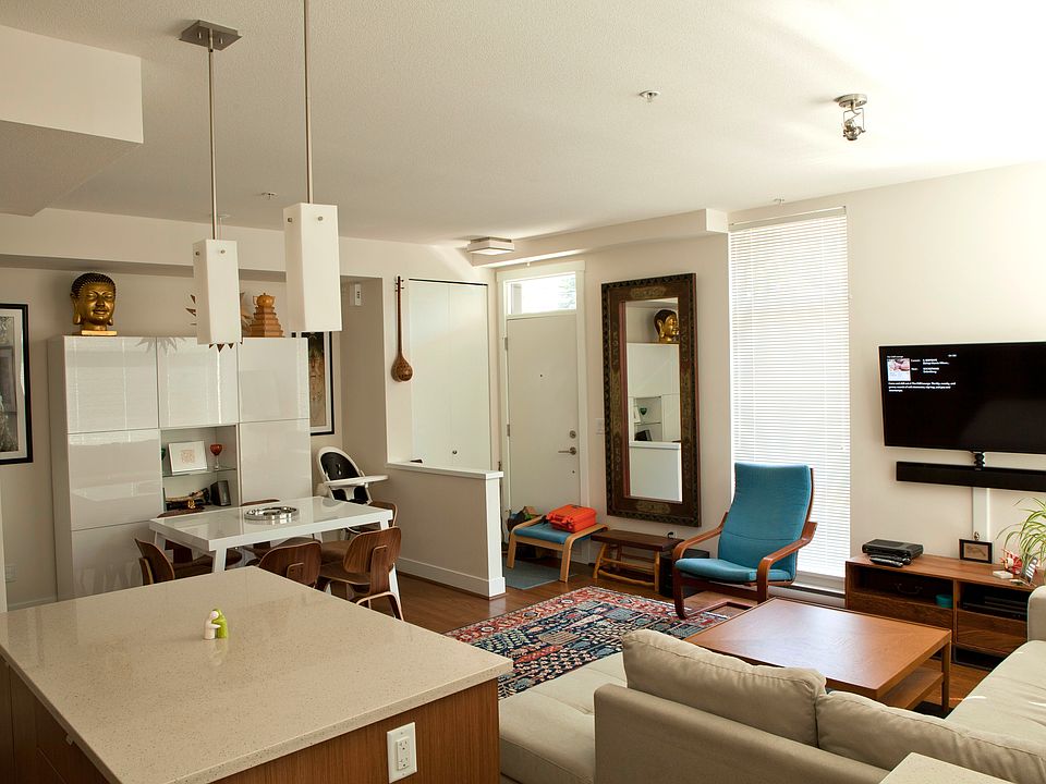 1st image of 735 W 15th St #236