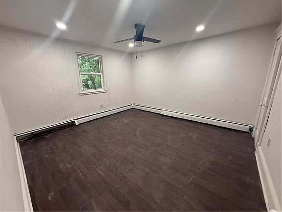 4th image of 103 Washington St
