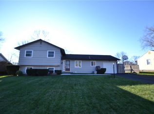 204 Gate House Trl, Henrietta, NY 14467