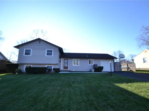 204 Gate House Trl, Henrietta, NY 14467