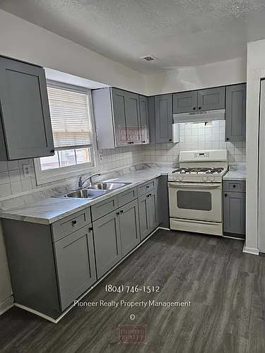 1300 New York Ave Photo 1