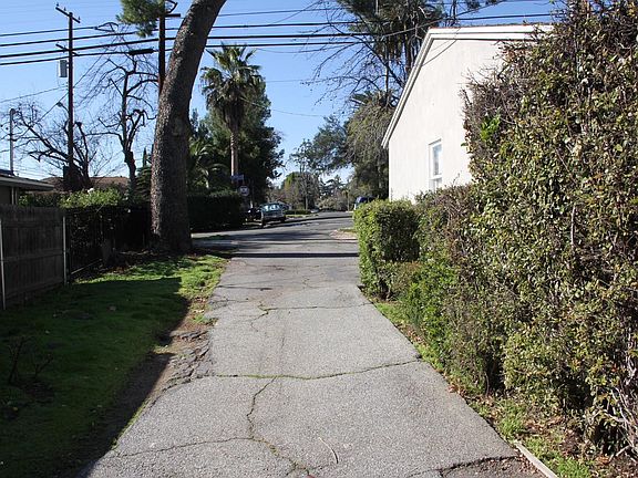 5th image of 2368 El Molino Ave