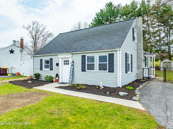 4 Charles Road, Latham, NY 12110