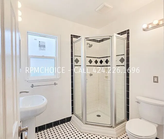 4122 W 179th St — Photo 11