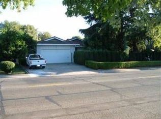 3183 Rosemont Dr, Sacramento, CA 95826