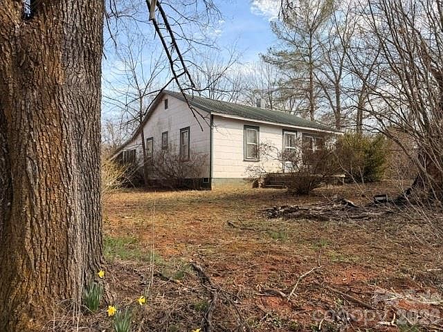 1st image of 1081 Ashworth Rd