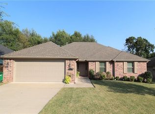 4027 Benjamin Ln, Springdale, AR 72762