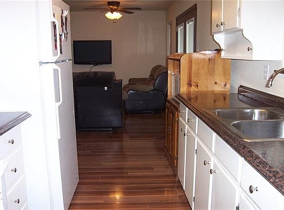 5th image of 853 N Crosby Ave