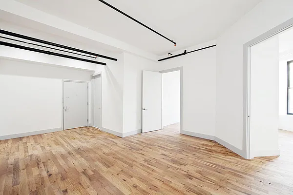 Rented by Bold New York | media 33