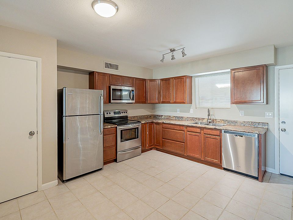 1st image of 3323 W Tangerine Ln