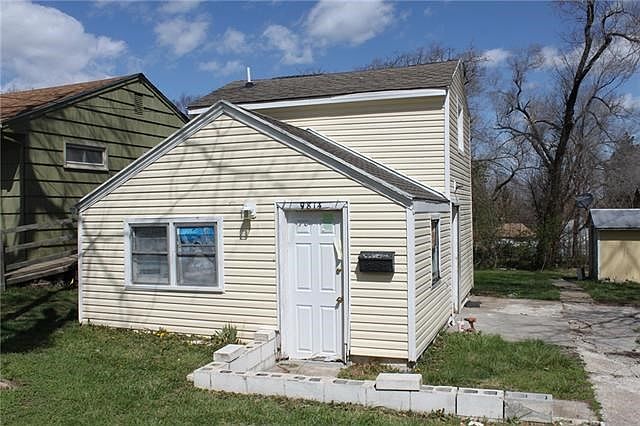 2nd image of 2420 S Hawthorne Ave