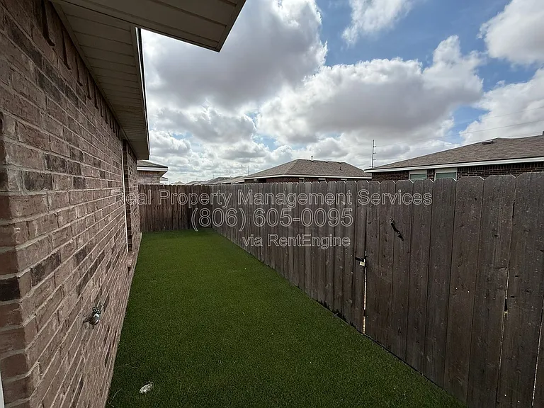 7541 33rd St — Photo 12