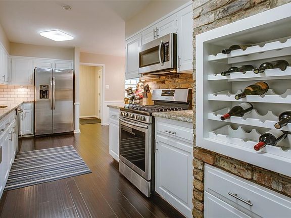 3rd image of 2831 Whitewood Dr