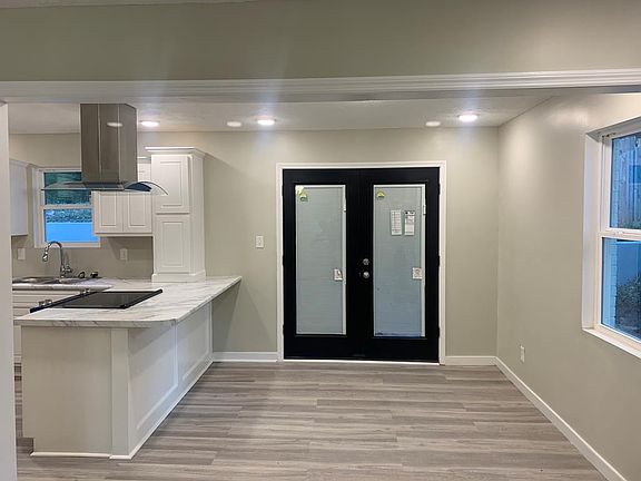 5th image of 4084 Briarwood Dr