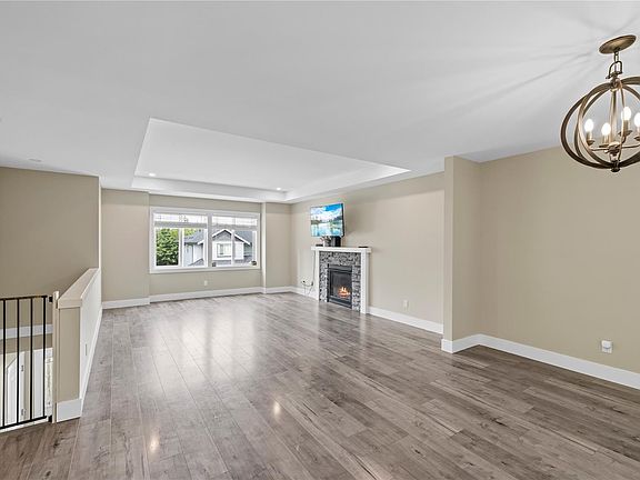 5th image of 541 Lori Pl