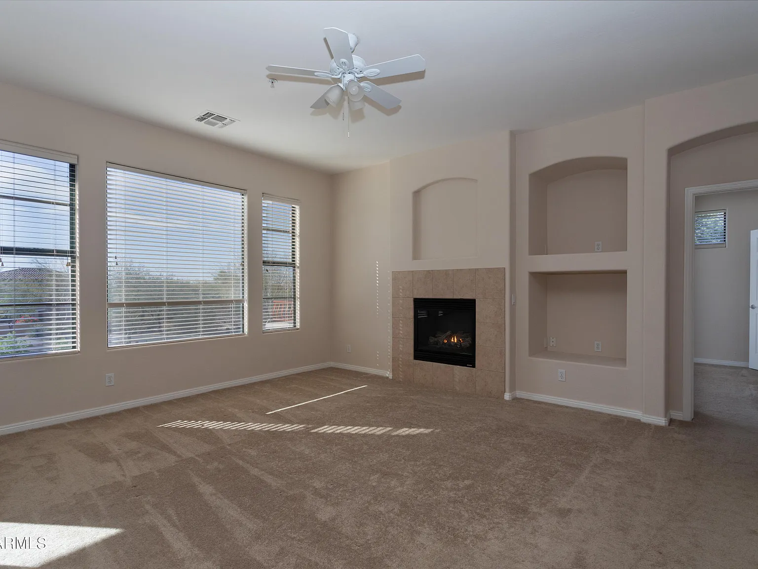 2 bed, 2.0 bath, 1323 sqft, $2,500 — Photo 2