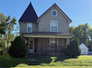 226 E Madison St, Paris, IL 61944