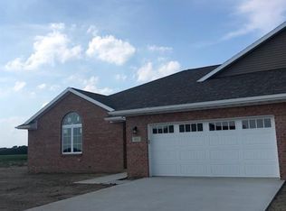1812 Julie Marie Dr, Bowling Green, OH 43402
