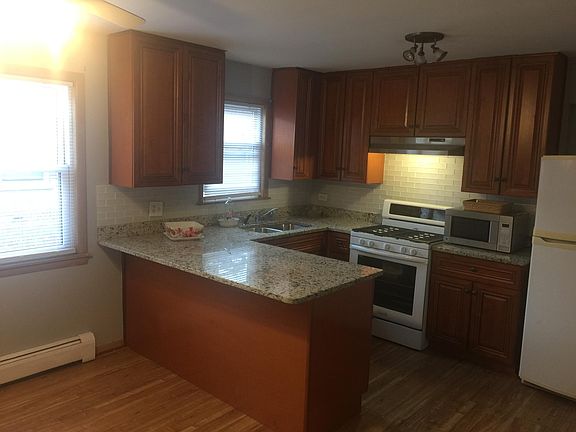 3rd image of 6252 W Montrose Ave APT 2N