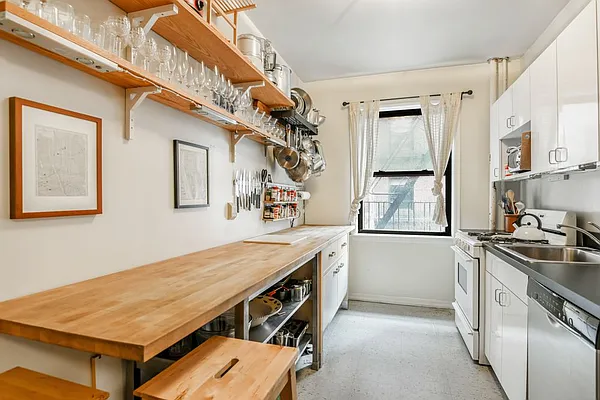 Sold by Compass | media 14