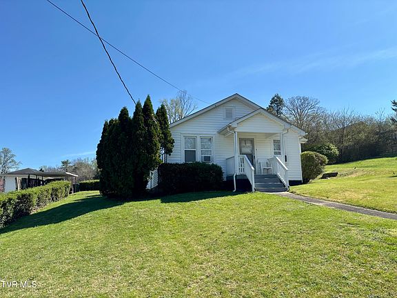 3rd image of 313 School St
