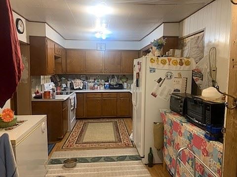 5th image of 228 Park Ave