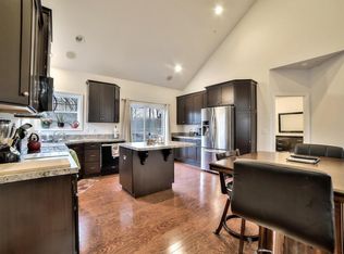 741 Freedom Dr, Carnegie, PA 15106