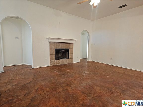5th image of 1140 Lago Vista St